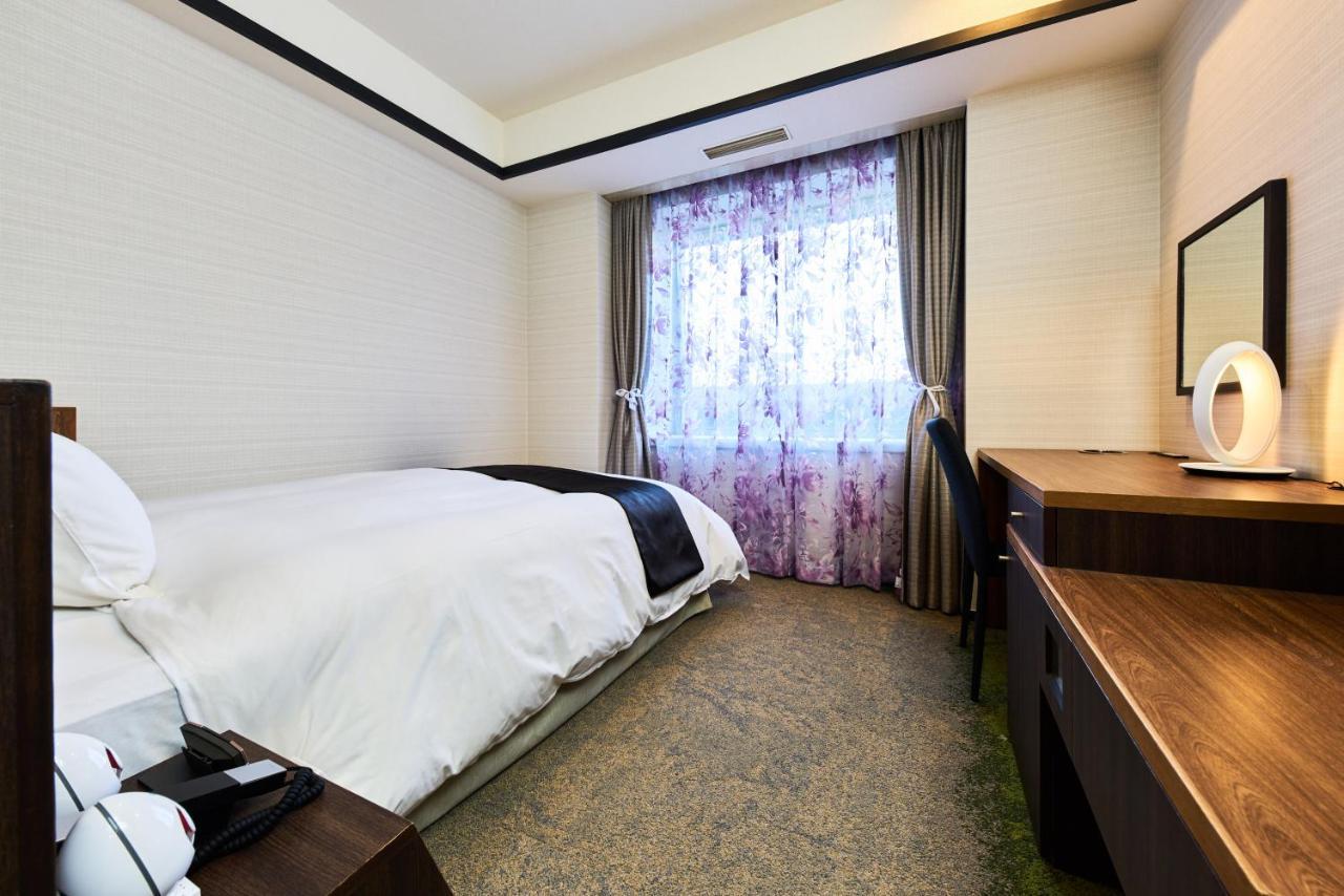 Hotel Tokyo Garden Palace Bagian luar foto