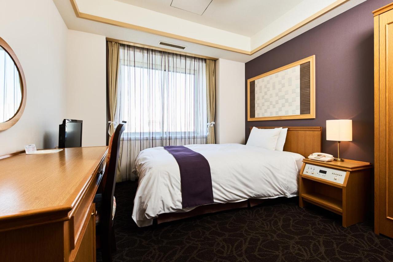 Hotel Tokyo Garden Palace Bagian luar foto