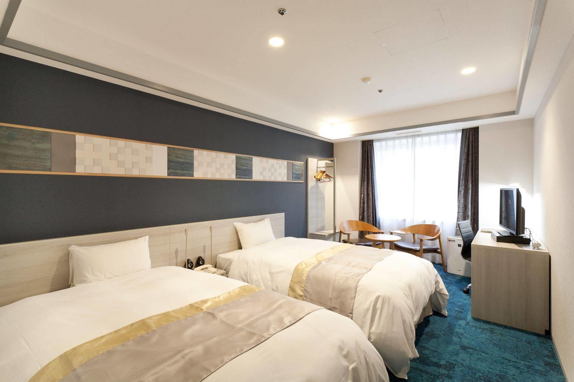 Hotel Tokyo Garden Palace Bagian luar foto